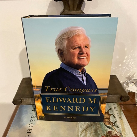 Hardback Book  True Compass  Edward Kennedy - Picture 1 of 1